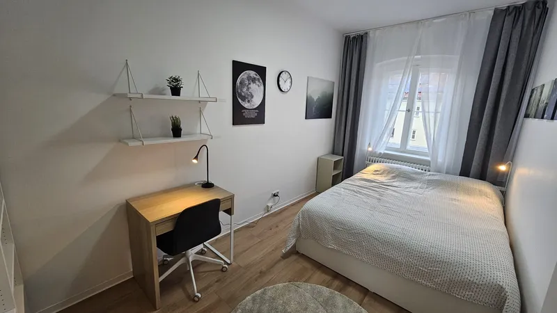 Möbliertes WG Zimmer in renovierter 2er-WG in Charlottenburg — photo 1